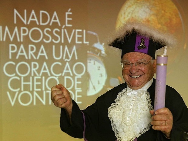 Para Celestino, de 89 anos, nunca é tarde para se estudar. Foto: Optimus Produções/Divulgação